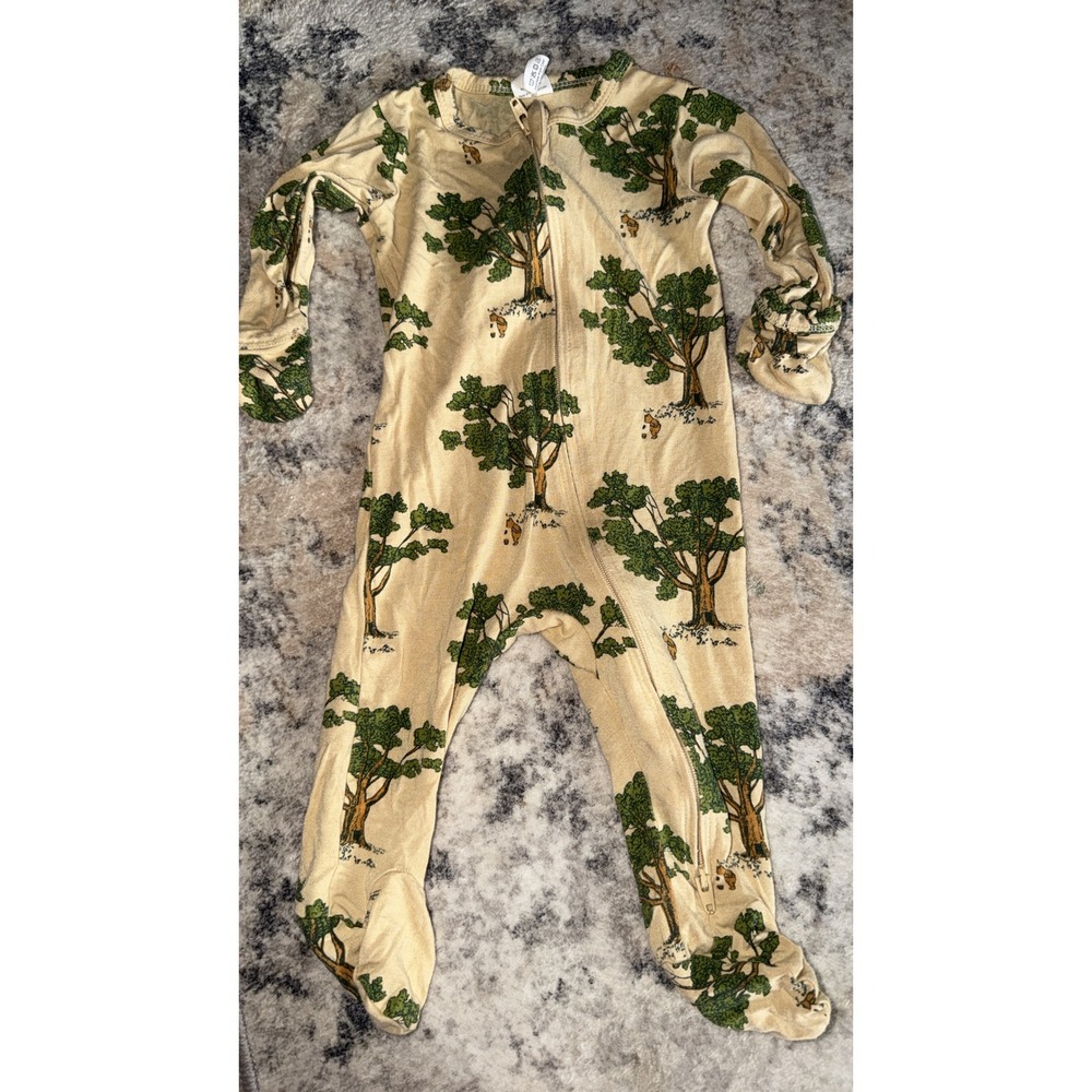 Kate Quinn Winnie the Pooh Bamboo Footie Sleeper Cream Green 0-3M Zip Up Pajamas